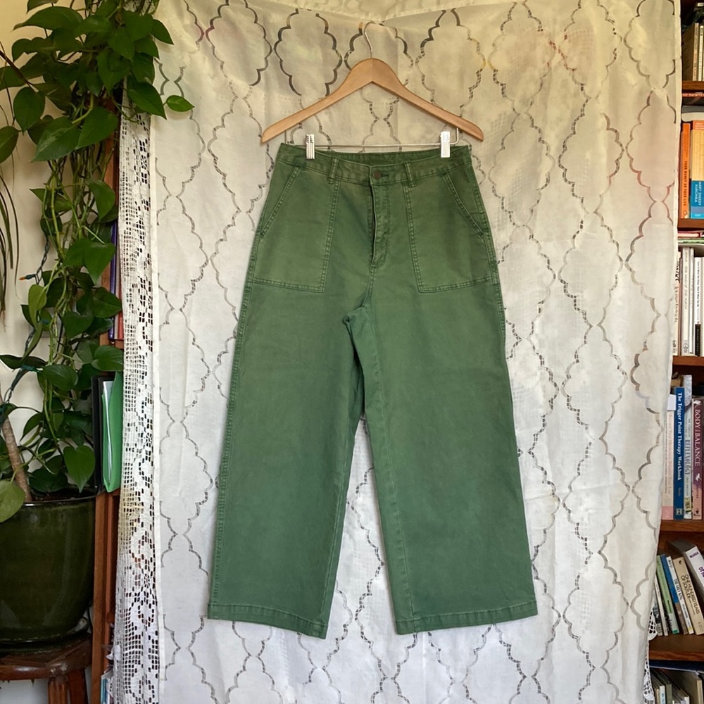 Universal Threads Jade 🌱Green Wide Leg cropped pants